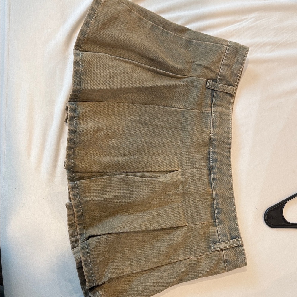 SHEIN Tan Pleated Skirt